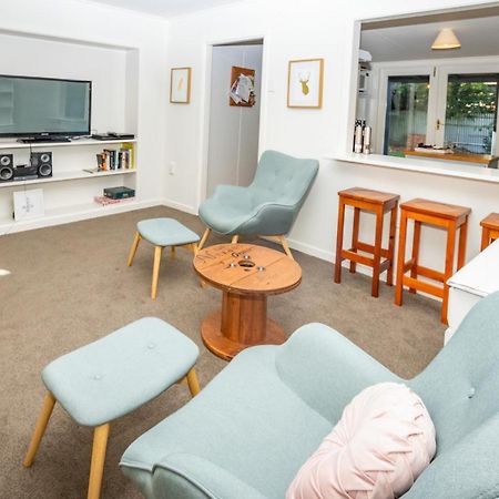 Hop, Skip And Jump To The Lake - Te Anau House Εξωτερικό φωτογραφία